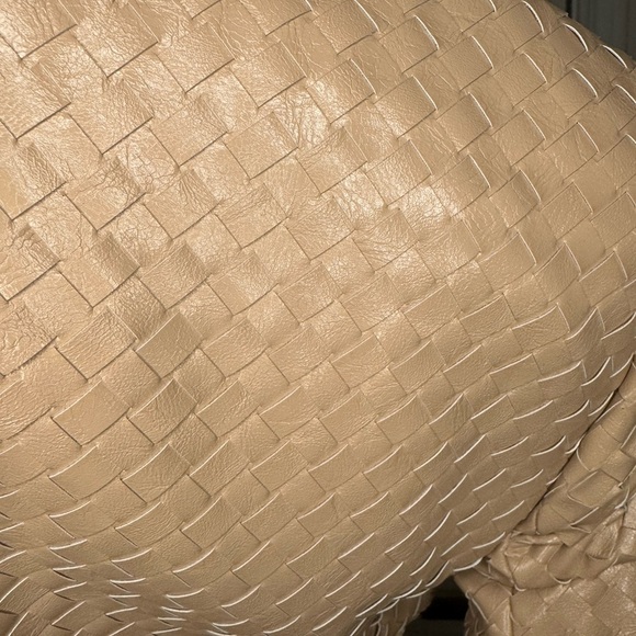 Alice + Olivia Kinley Woven Vrgan Leather Elegant Cream Jacket with Gold Accent. - Picture 10 of 17